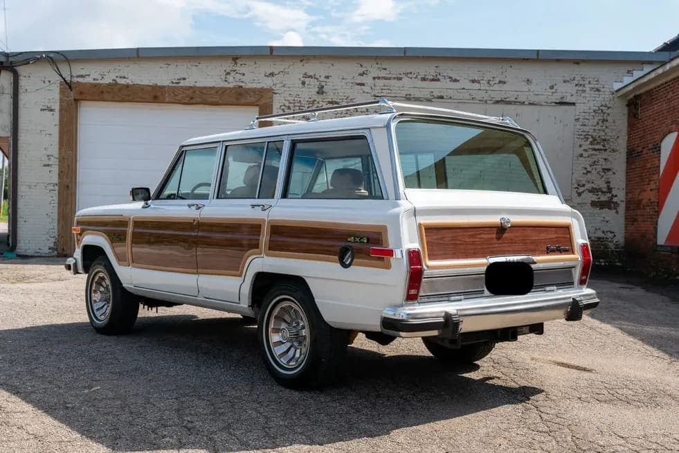 1987 Jeep Grand Wagoneer, view