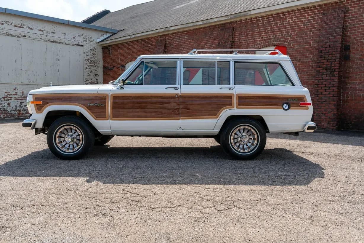 1987 Jeep Grand Wagoneer, view
