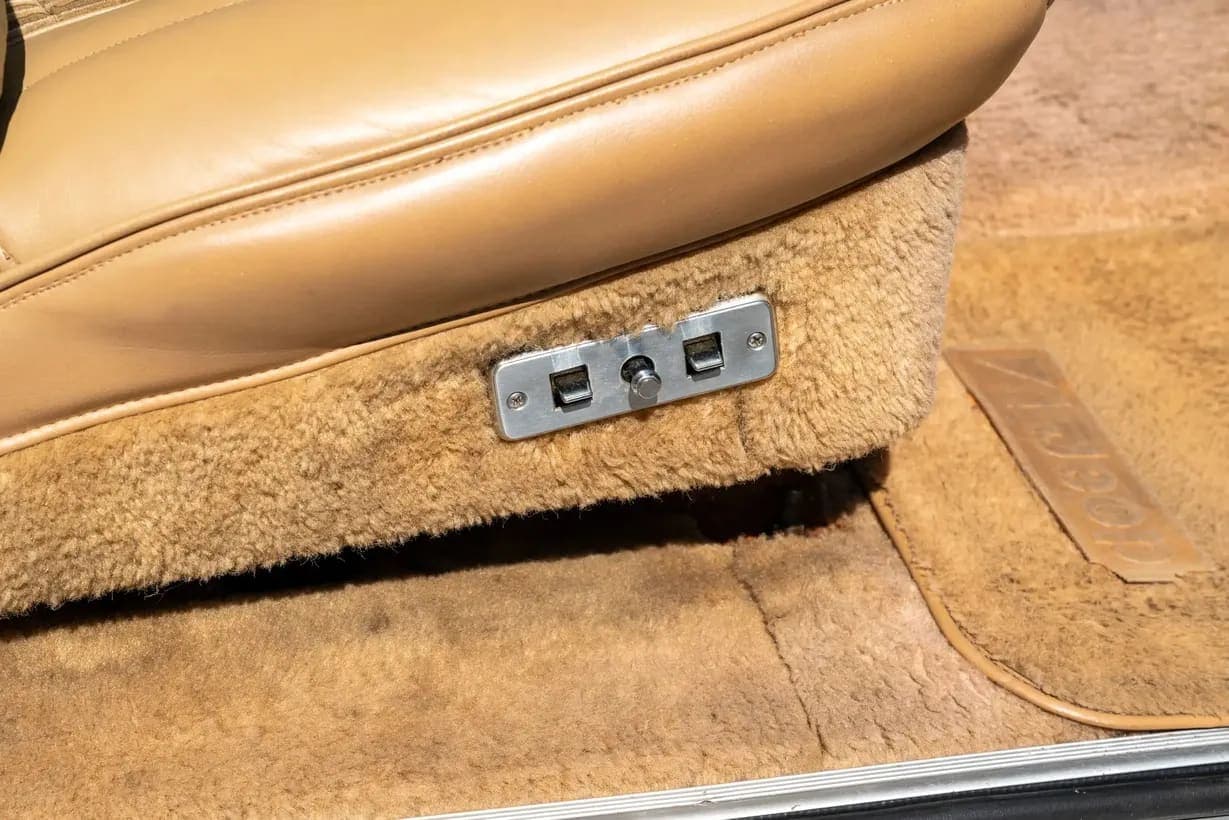 1987 Jeep Grand Wagoneer, view