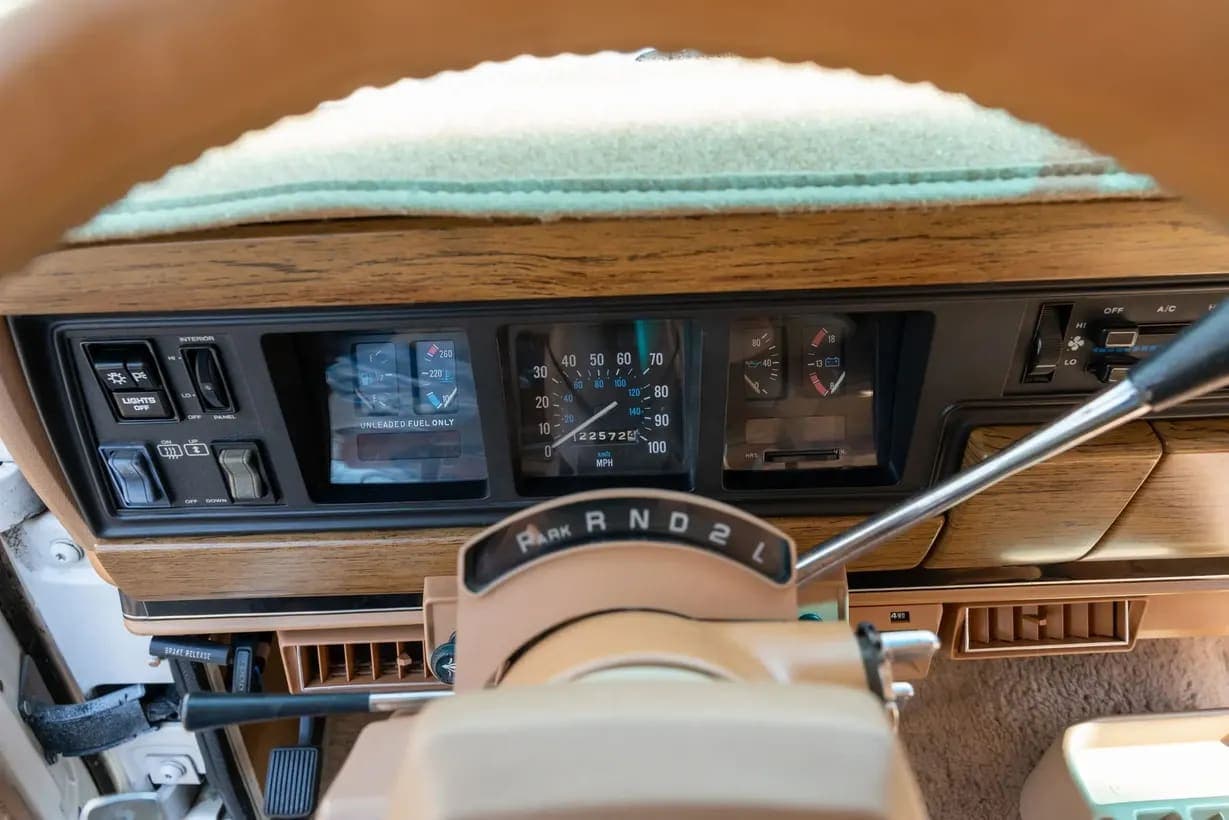 1987 Jeep Grand Wagoneer, view