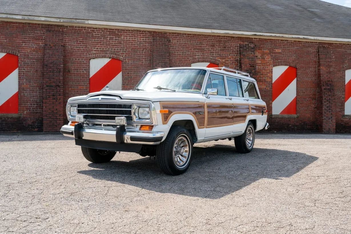 1987 Jeep Grand Wagoneer, view
