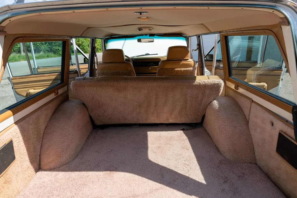 1987 Jeep Grand Wagoneer, view