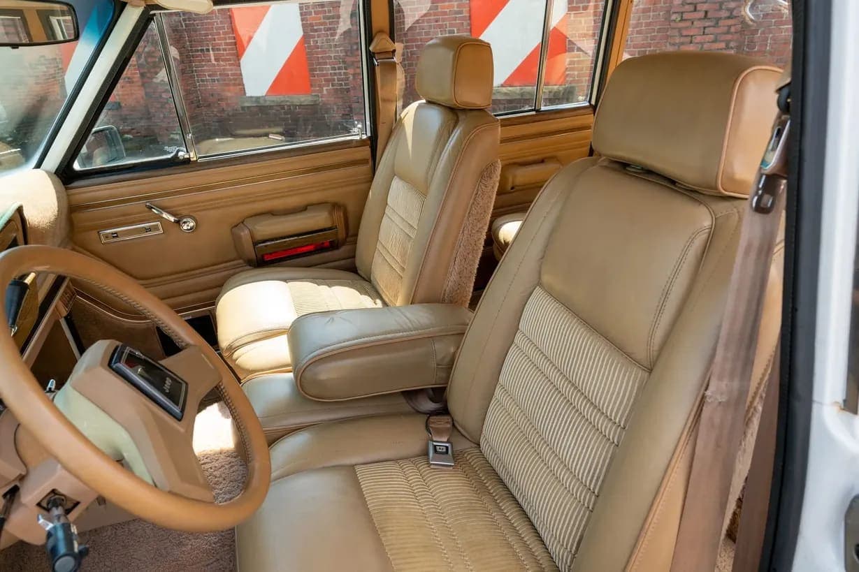 1987 Jeep Grand Wagoneer, view