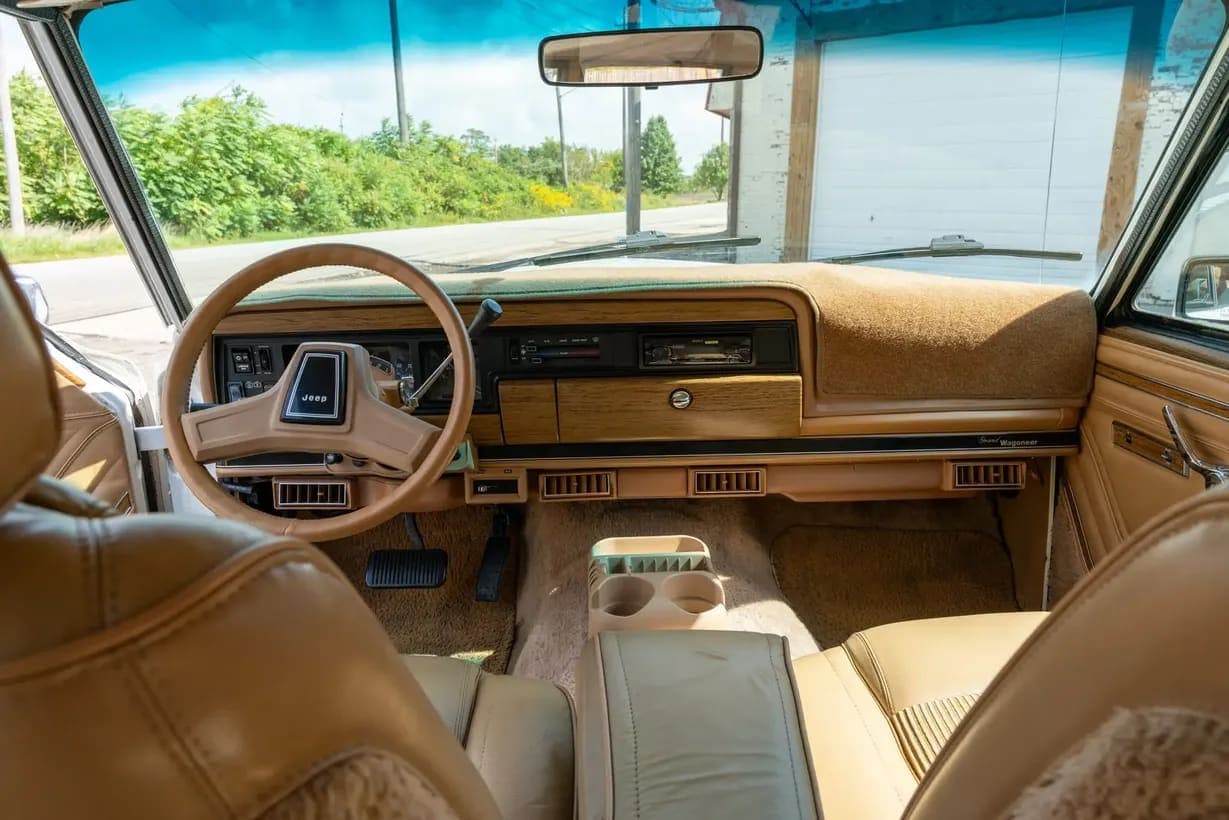 1987 Jeep Grand Wagoneer, view
