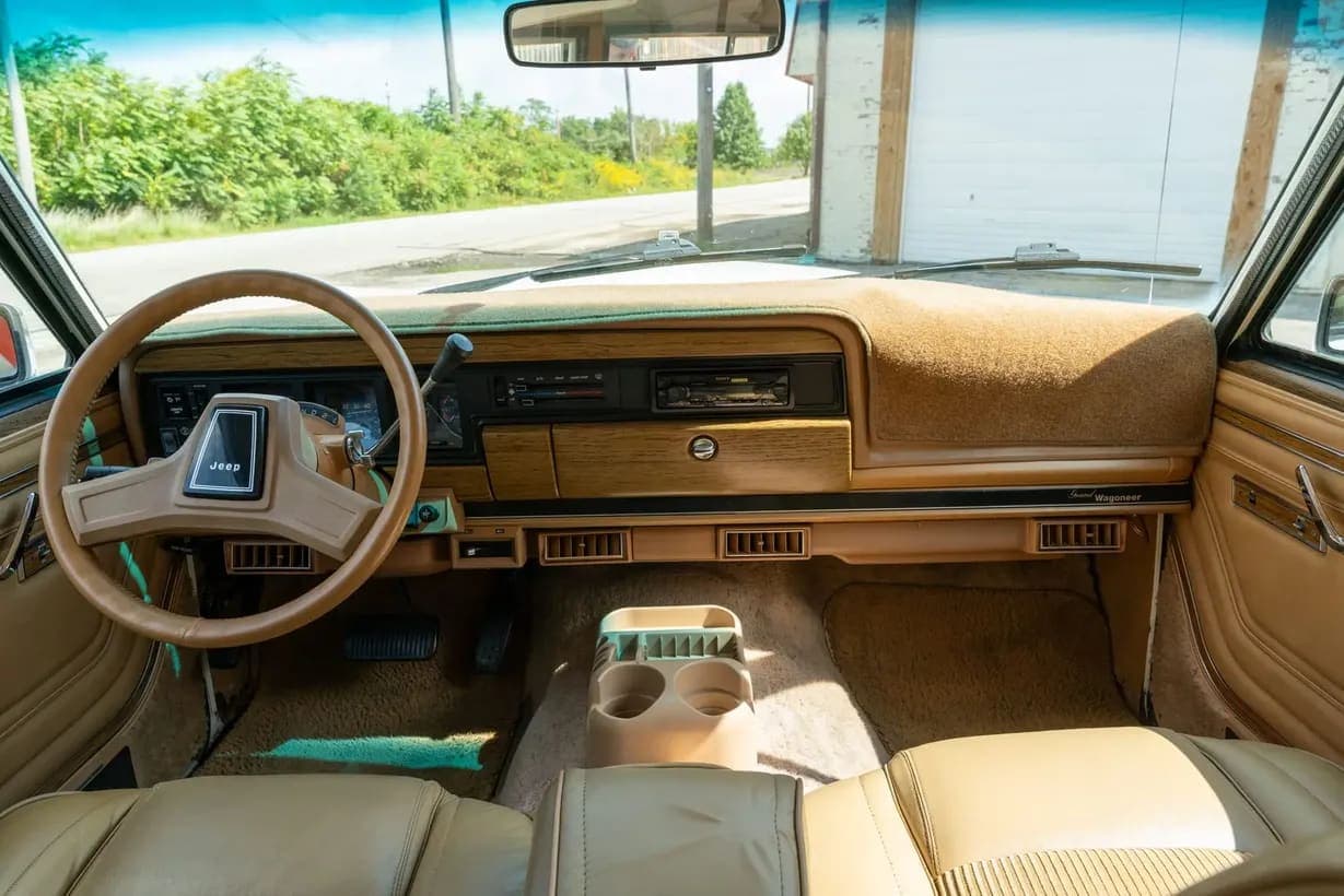 1987 Jeep Grand Wagoneer, view