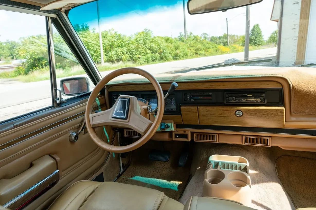 1987 Jeep Grand Wagoneer, view