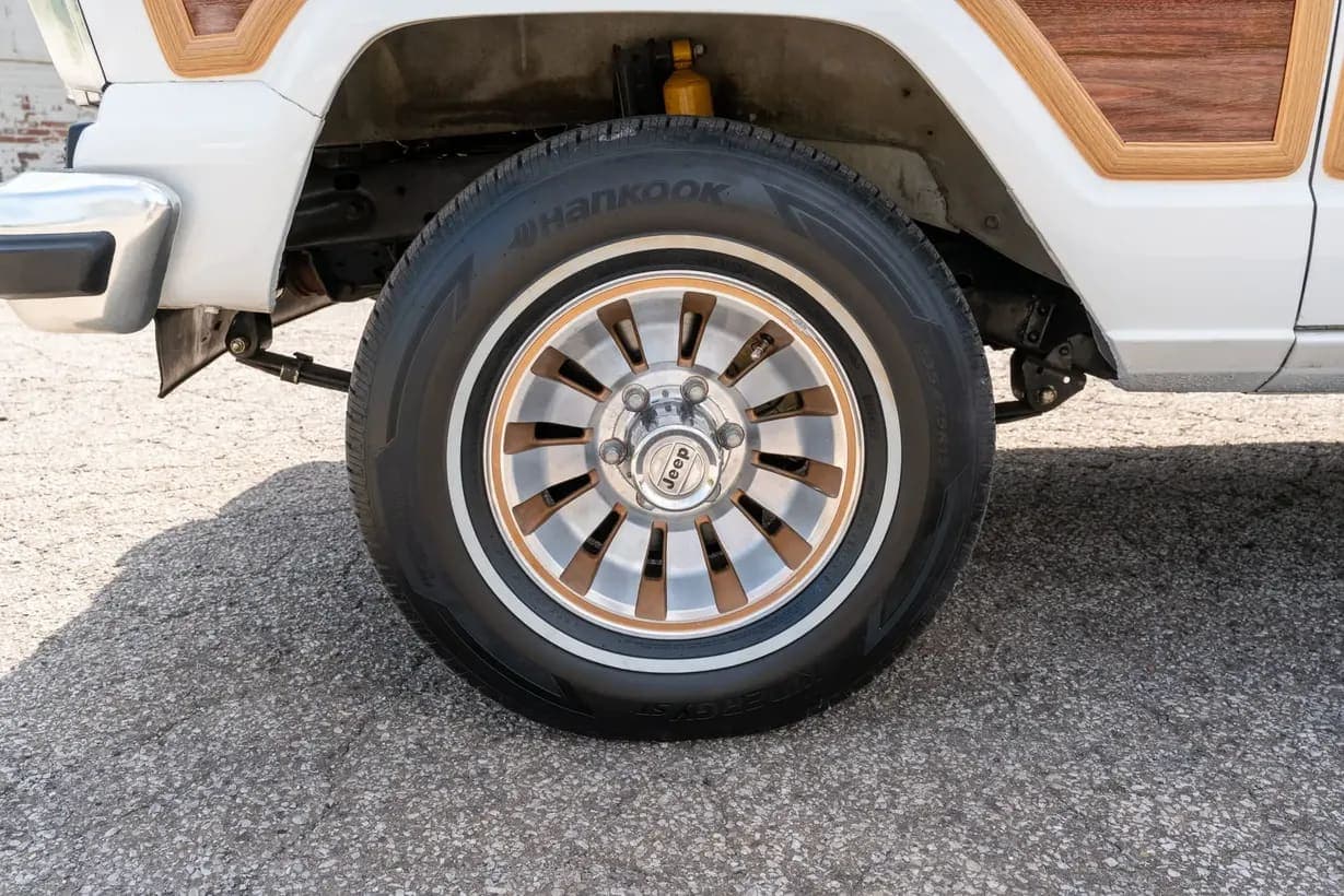 1987 Jeep Grand Wagoneer, view