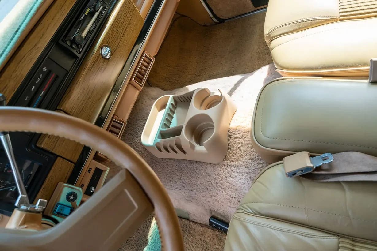 1987 Jeep Grand Wagoneer, view
