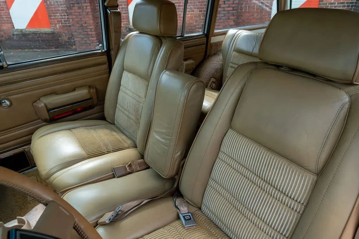 1987 Jeep Grand Wagoneer, view