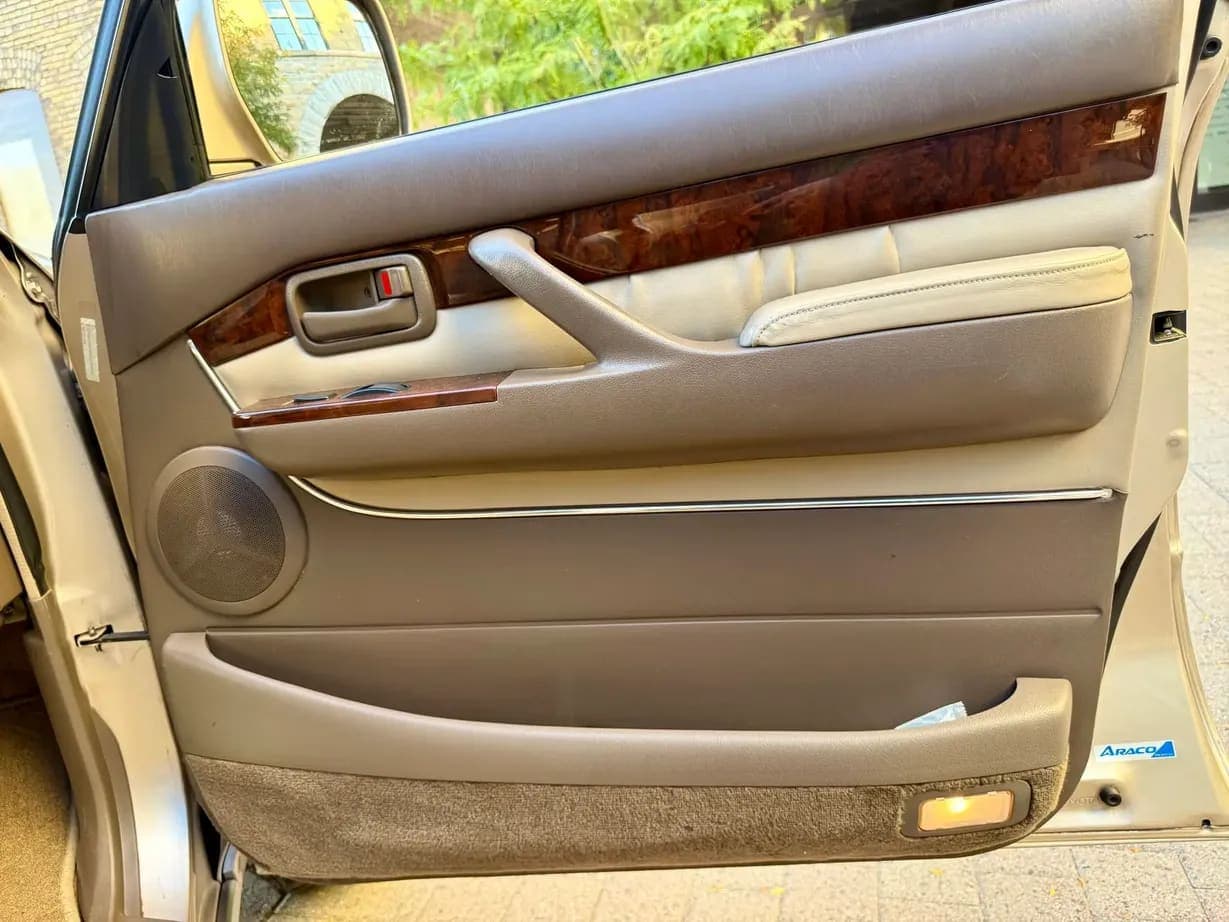 1997 Lexus LX450, view