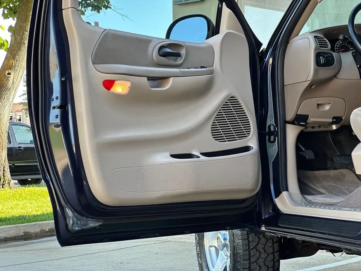 2000 Ford F-150 XLT SuperCab, view
