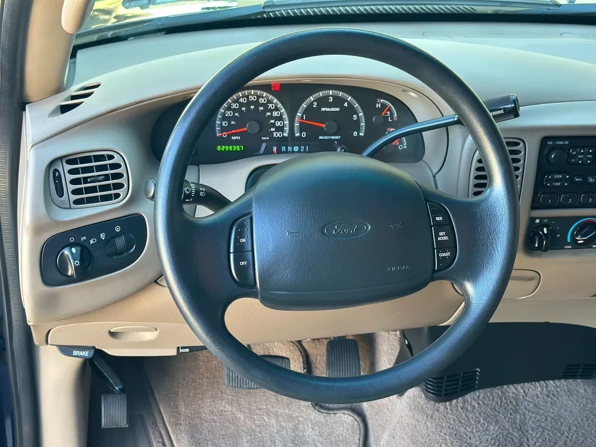 2000 Ford F-150 XLT SuperCab, view