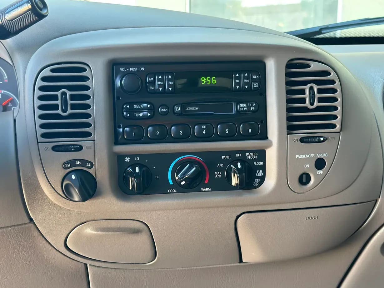 2000 Ford F-150 XLT SuperCab, view