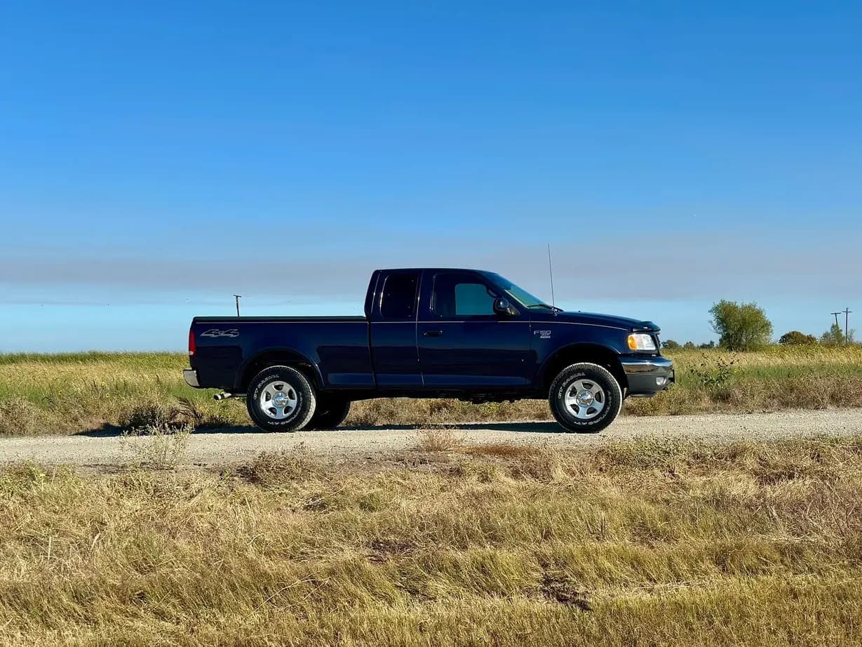 2000 Ford F-150 XLT SuperCab, view