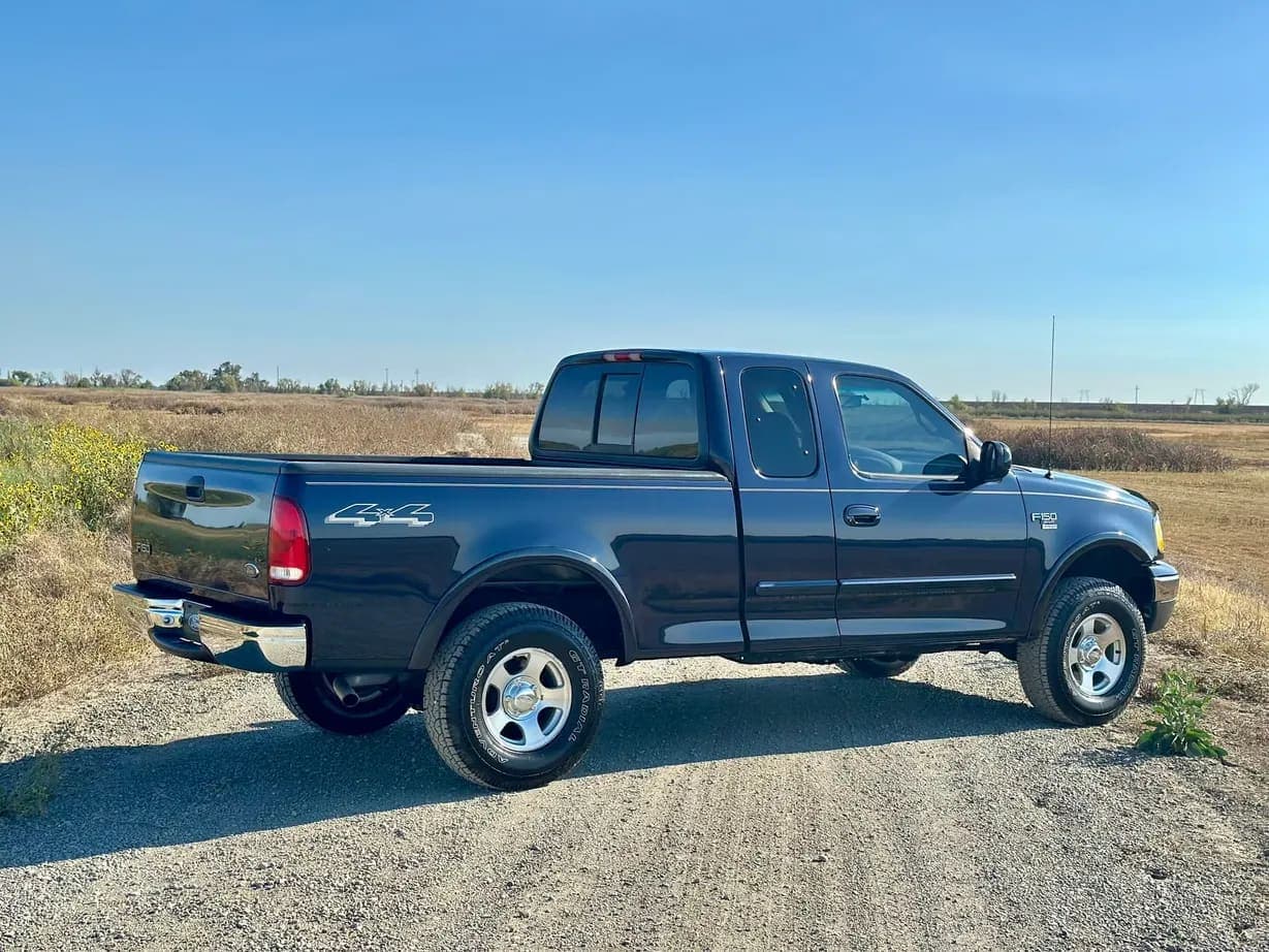 2000 Ford F-150 XLT SuperCab, view