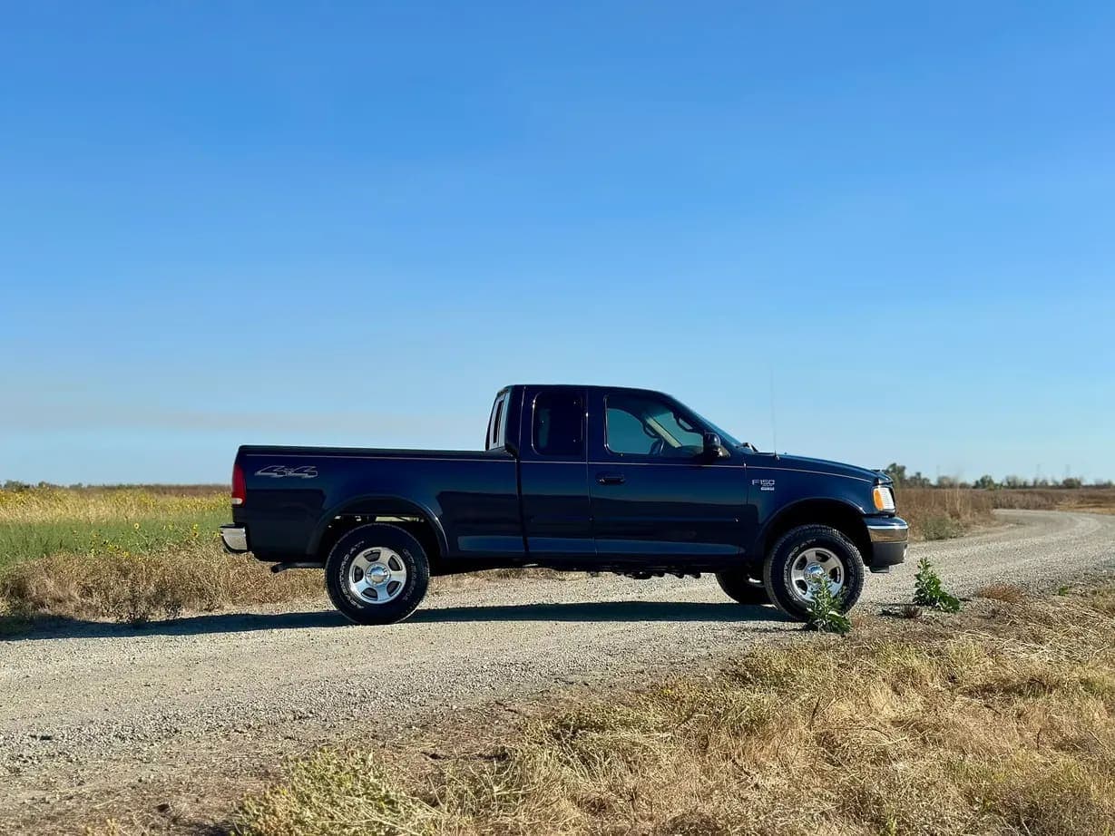 2000 Ford F-150 XLT SuperCab, view