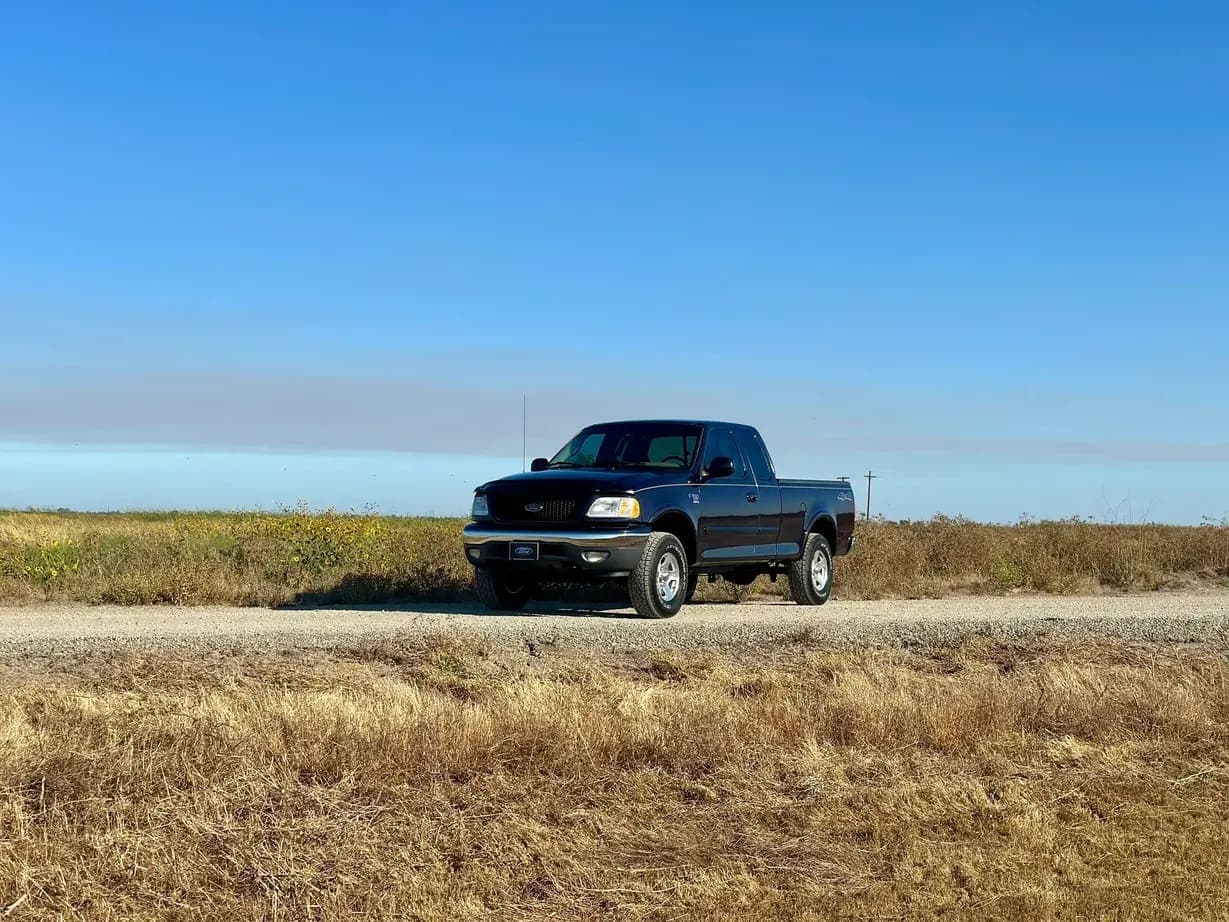 2000 Ford F-150 XLT SuperCab, view