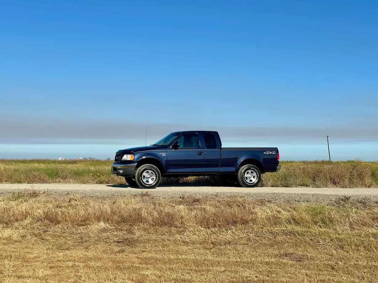 2000 Ford F-150 XLT SuperCab, view