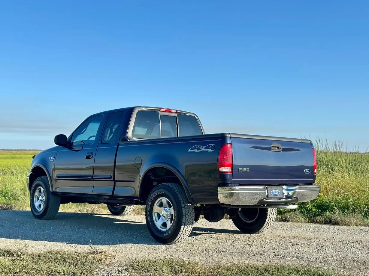 2000 Ford F-150 XLT SuperCab, view