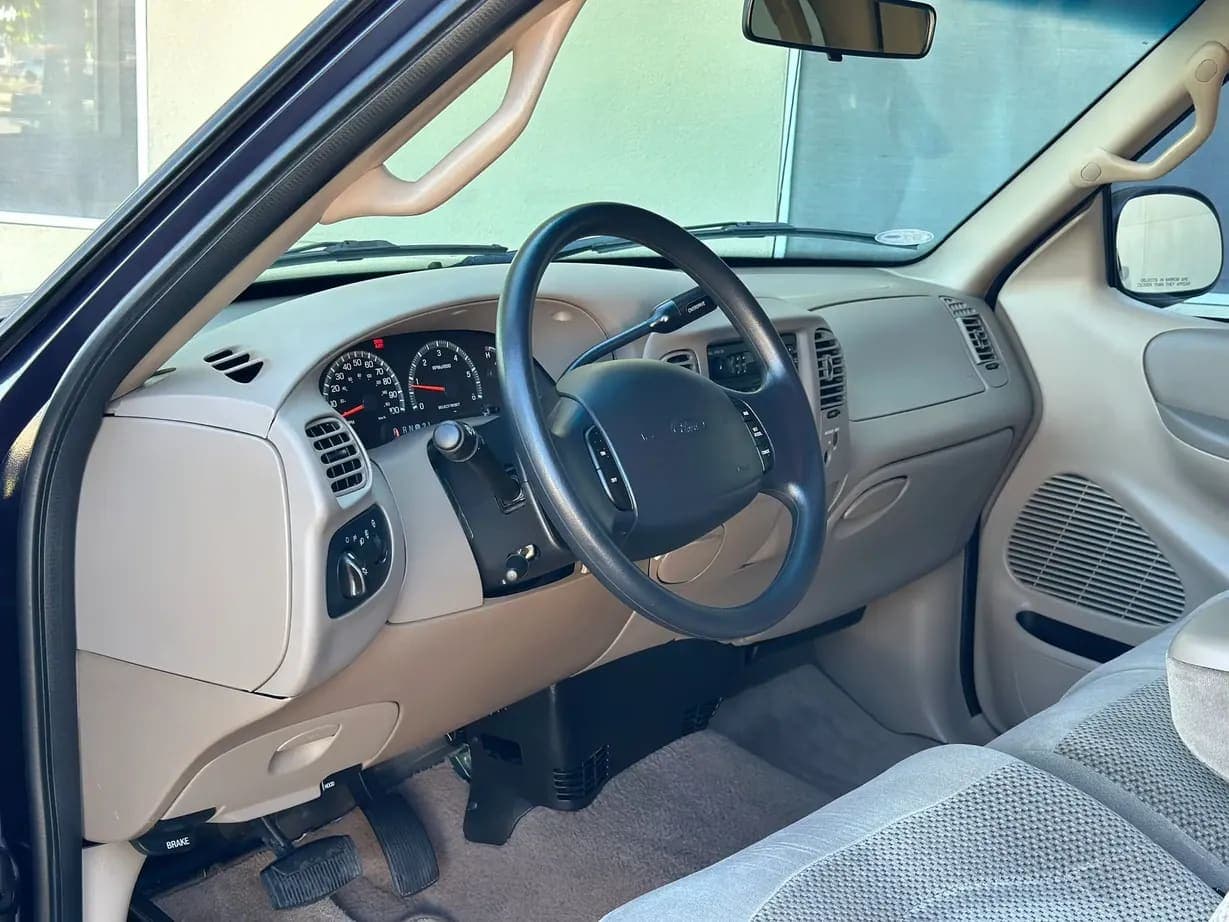 2000 Ford F-150 XLT SuperCab, view