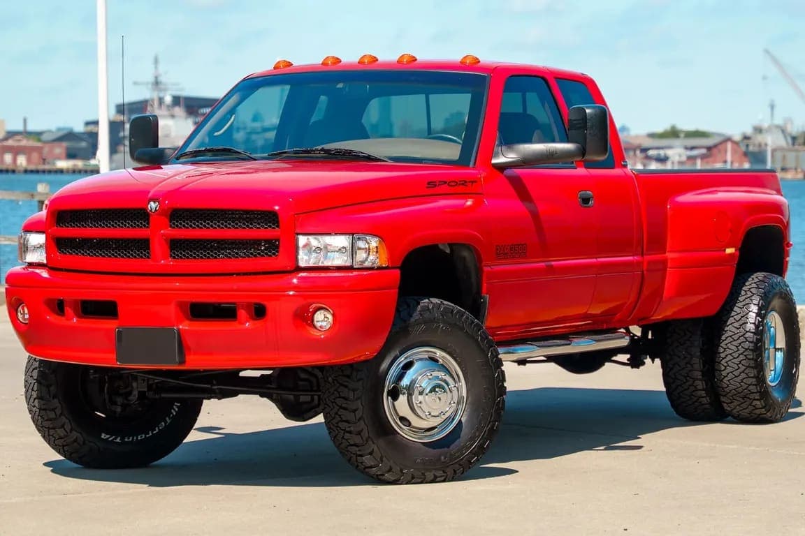 2001 Dodge Ram 3500, view