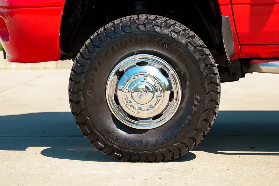 2001 Dodge Ram 3500, view
