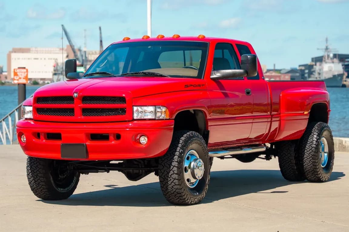 2001 Dodge Ram 3500, view