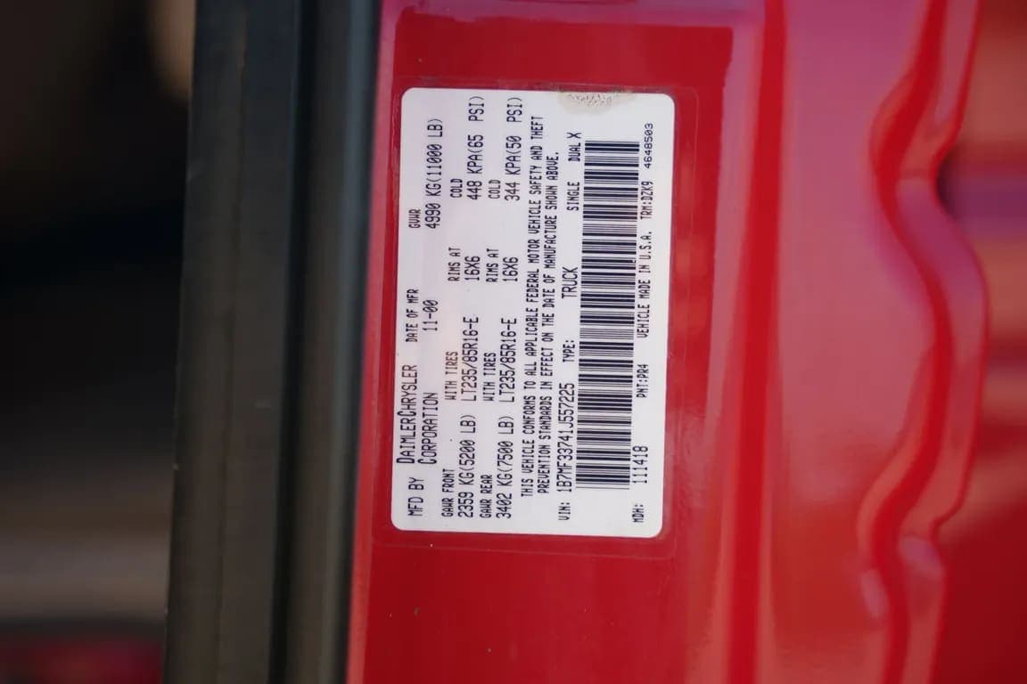 2001 Dodge Ram 3500, view