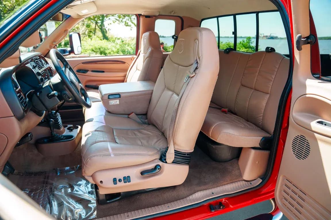 2001 Dodge Ram 3500, view