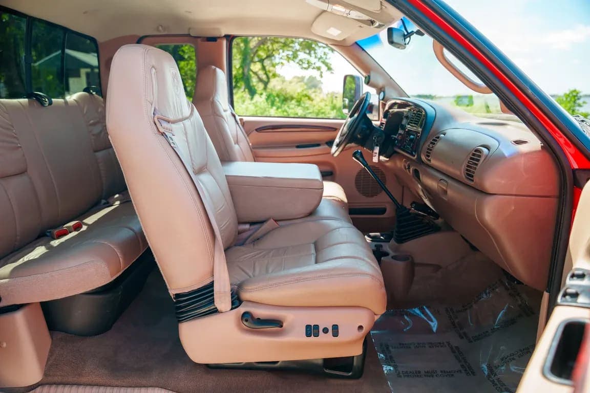 2001 Dodge Ram 3500, view
