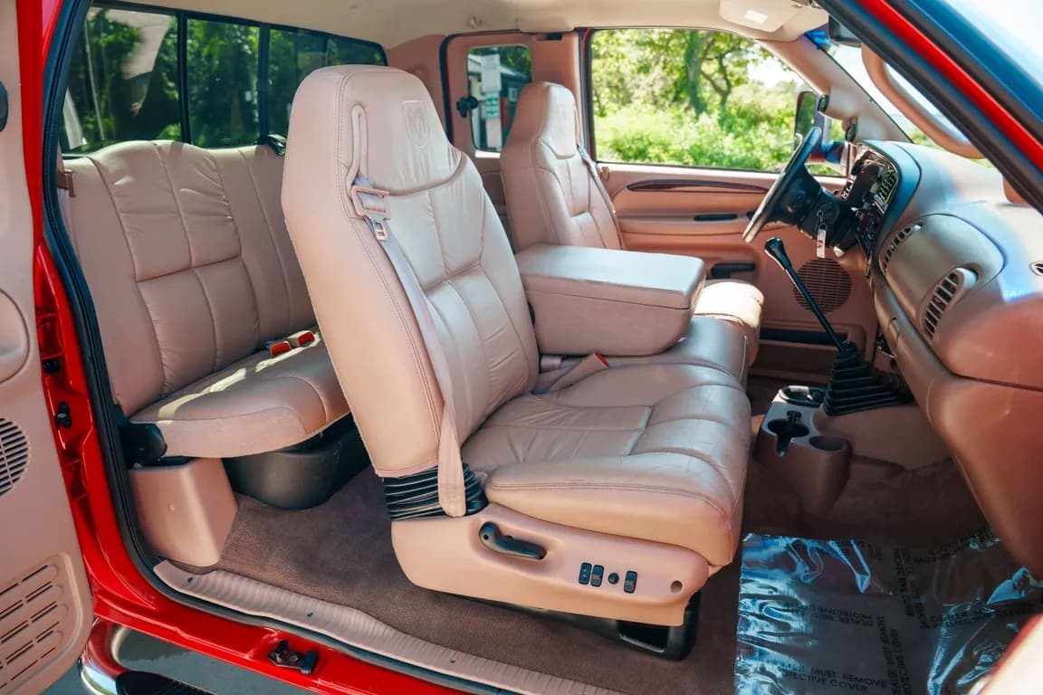 2001 Dodge Ram 3500, view
