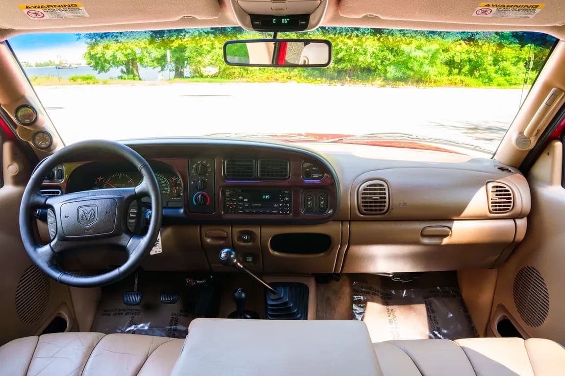 2001 Dodge Ram 3500, view