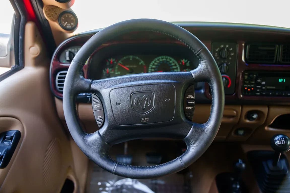 2001 Dodge Ram 3500, view