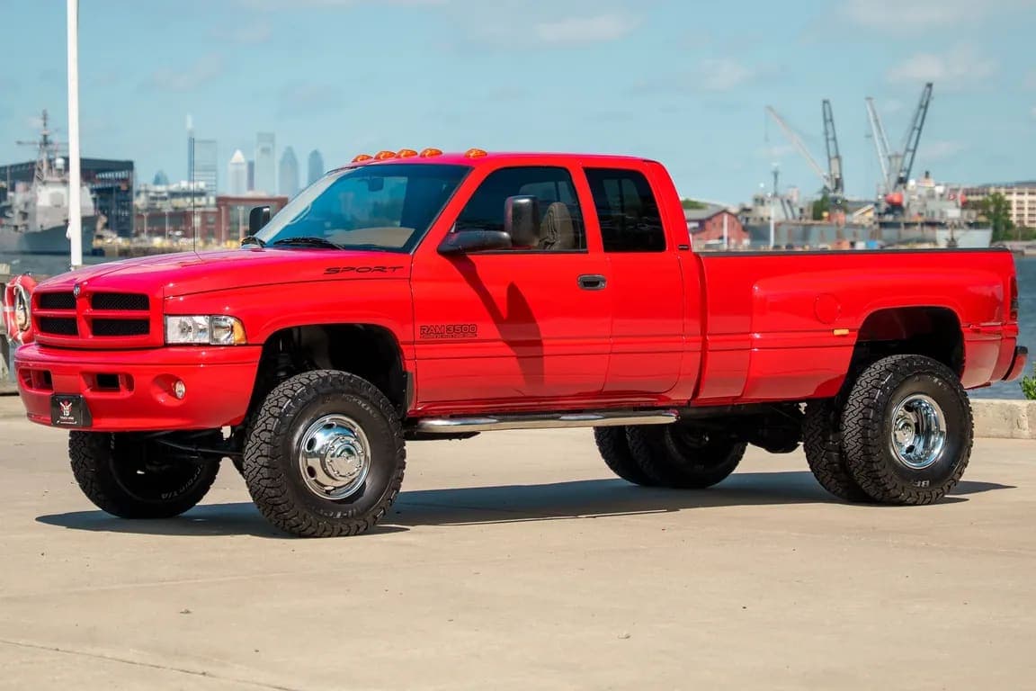 2001 Dodge Ram 3500, view