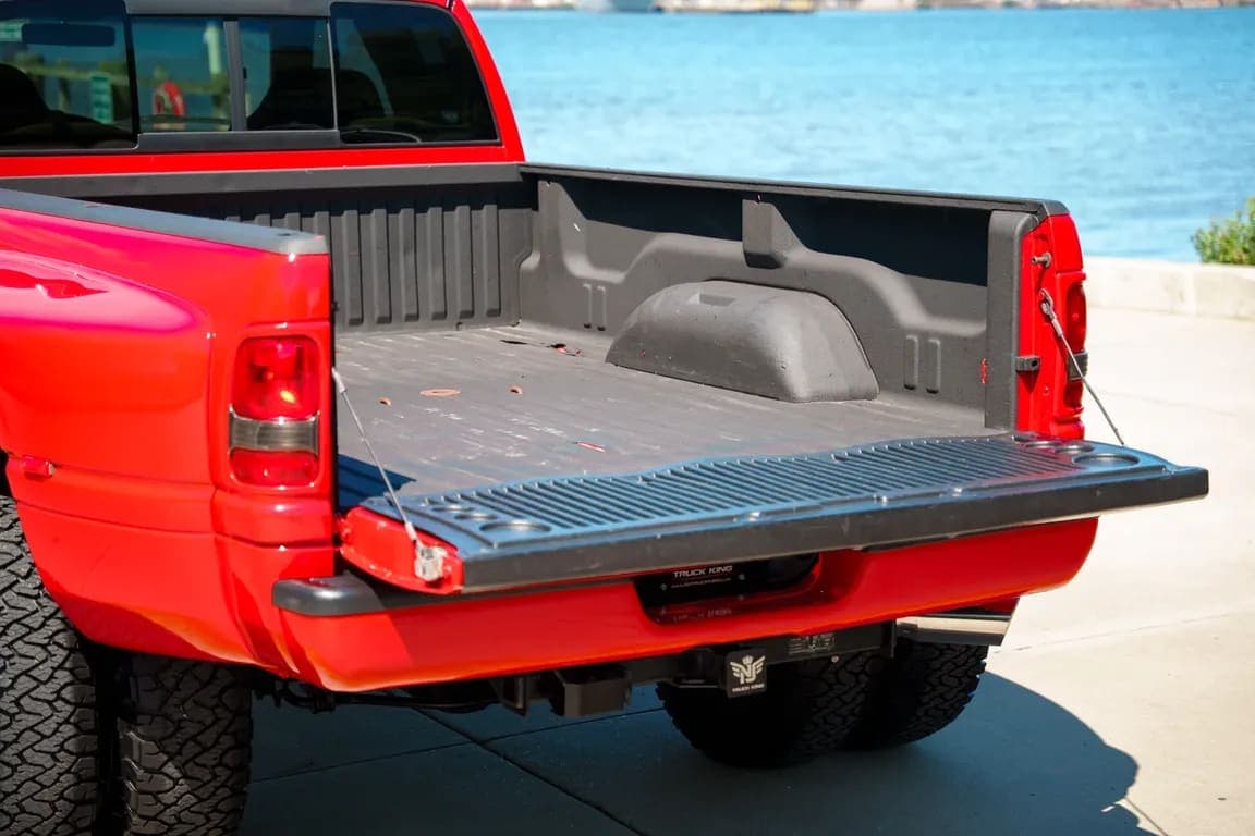2001 Dodge Ram 3500, view