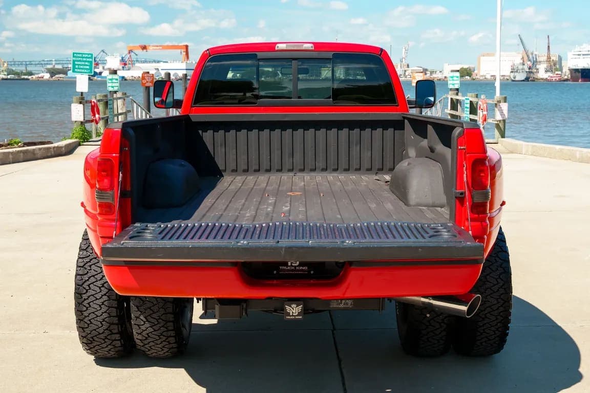 2001 Dodge Ram 3500, view