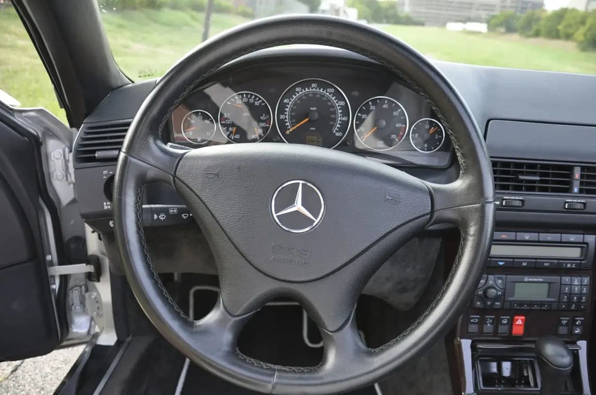 2001 Mercedes-Benz SL500, view