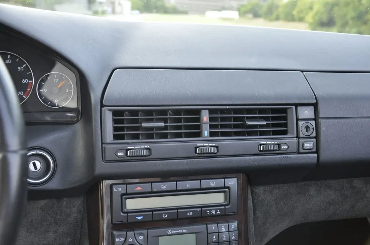 2001 Mercedes-Benz SL500, view