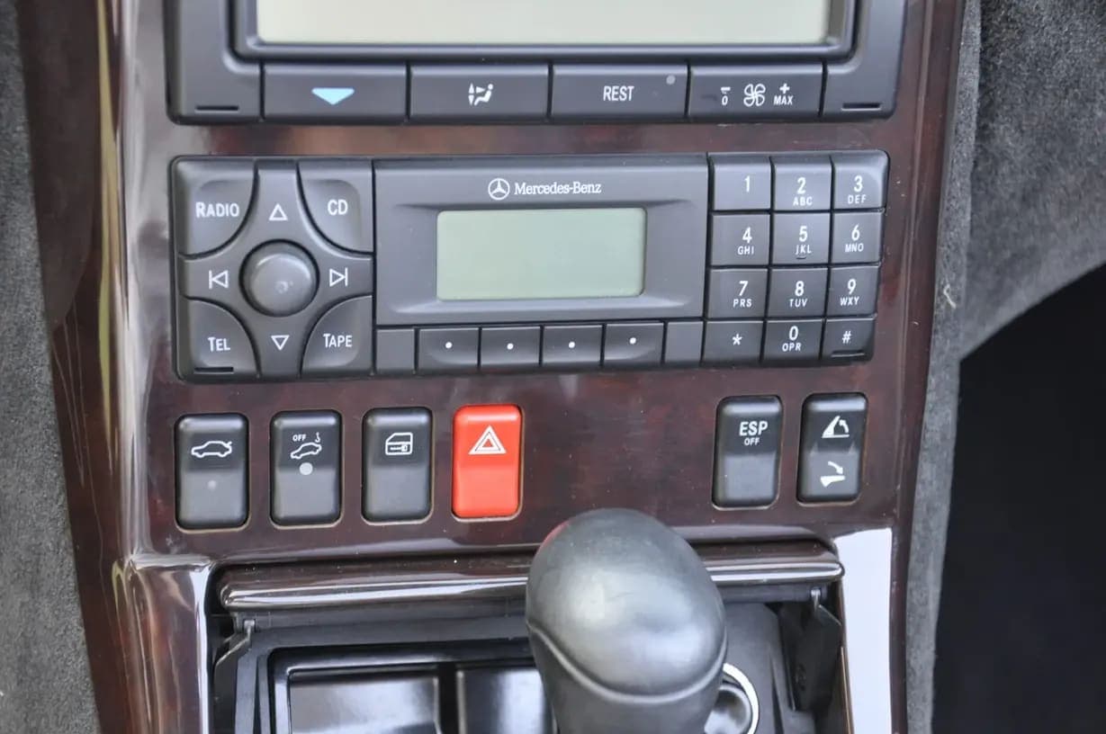 2001 Mercedes-Benz SL500, view