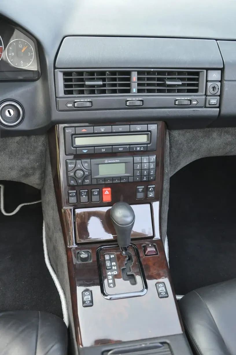 2001 Mercedes-Benz SL500, view