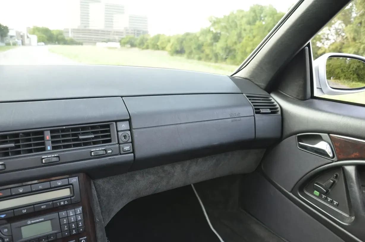 2001 Mercedes-Benz SL500, view