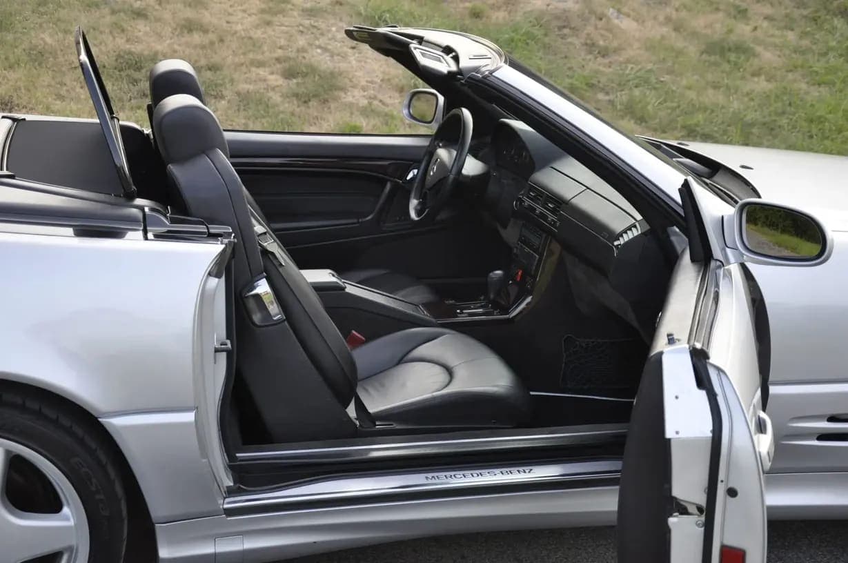 2001 Mercedes-Benz SL500, view