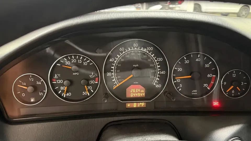 2001 Mercedes-Benz SL500, view