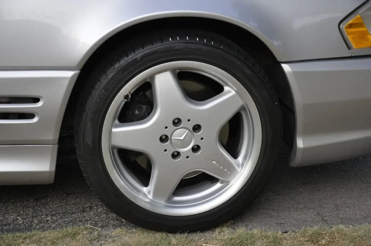 2001 Mercedes-Benz SL500, view