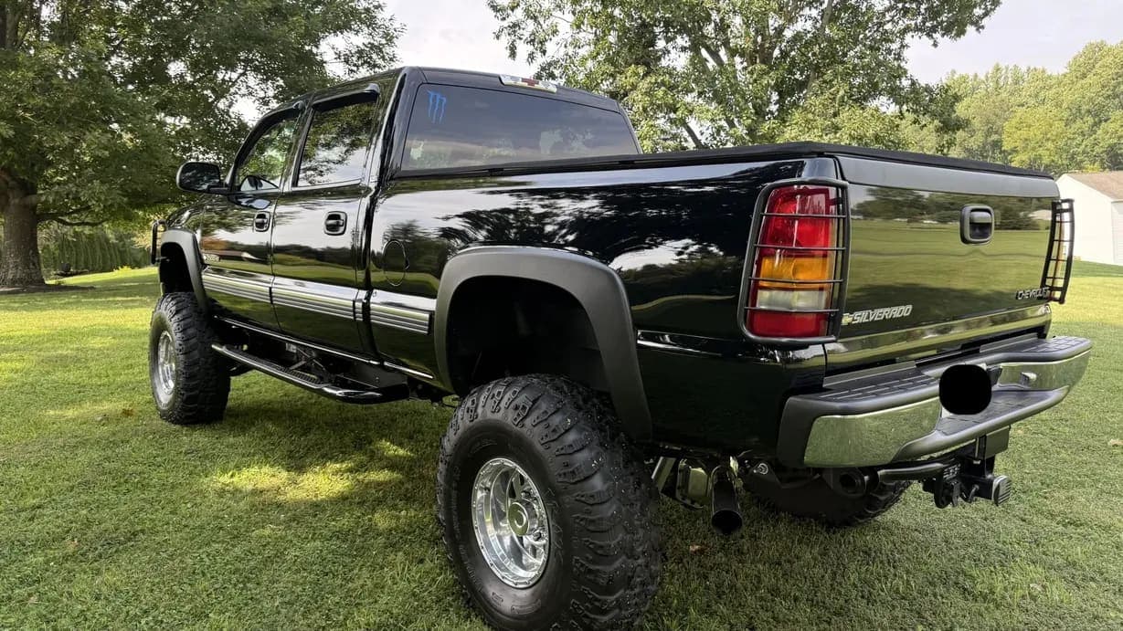 2002 Chevrolet Silverado 2500HD LS, view