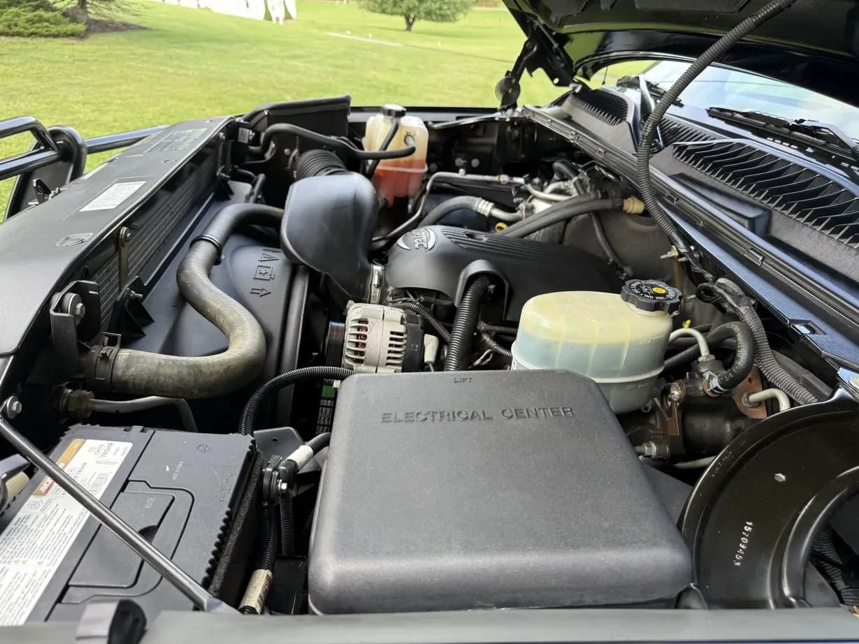 2002 Chevrolet Silverado 2500HD LS, view