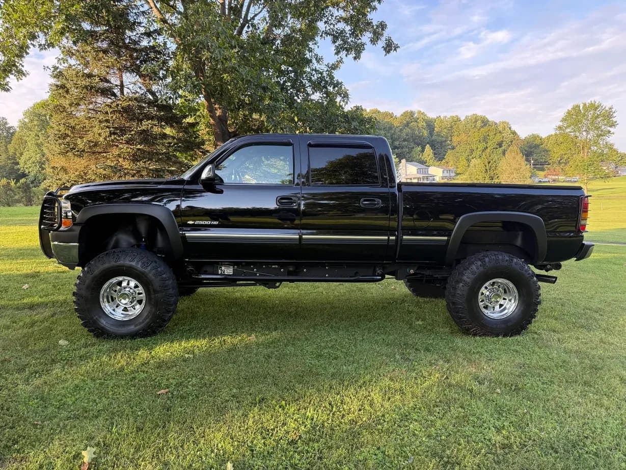 2002 Chevrolet Silverado 2500HD LS, view