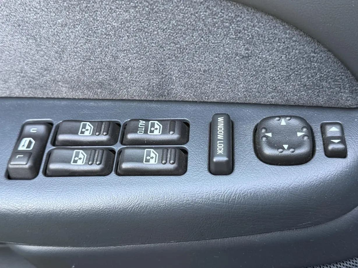 2002 Chevrolet Silverado 2500HD LS, view