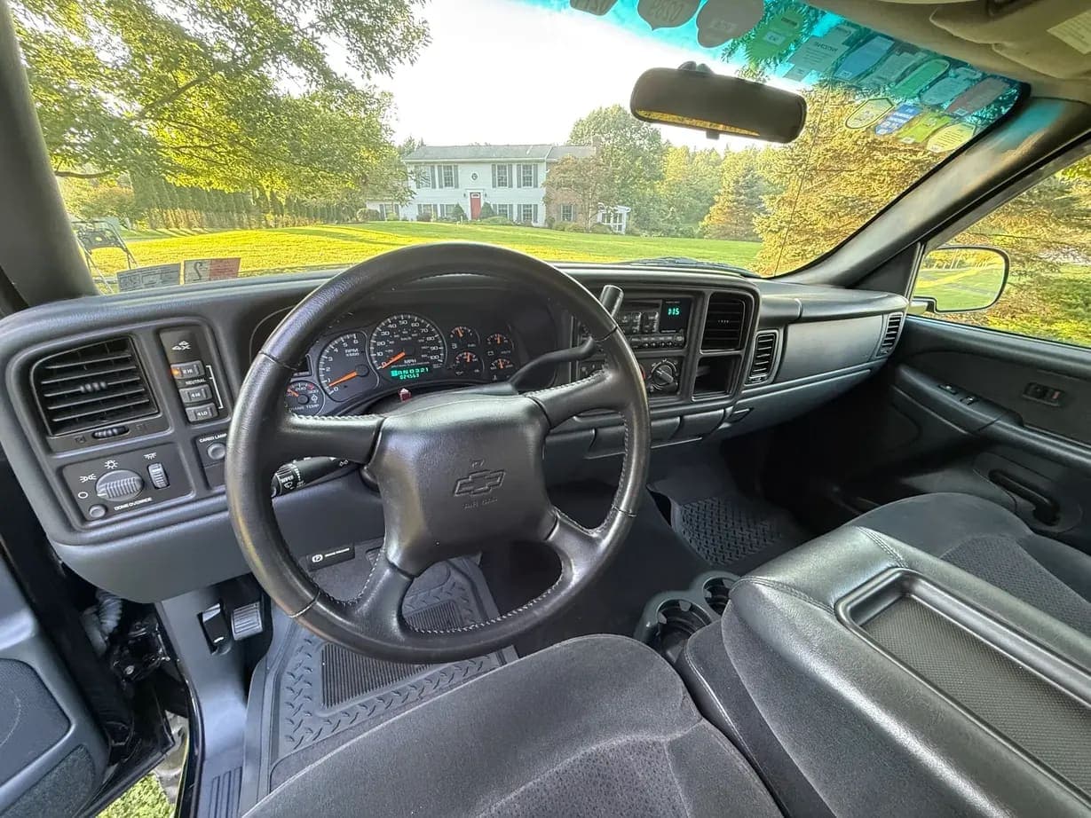 2002 Chevrolet Silverado 2500HD LS, view