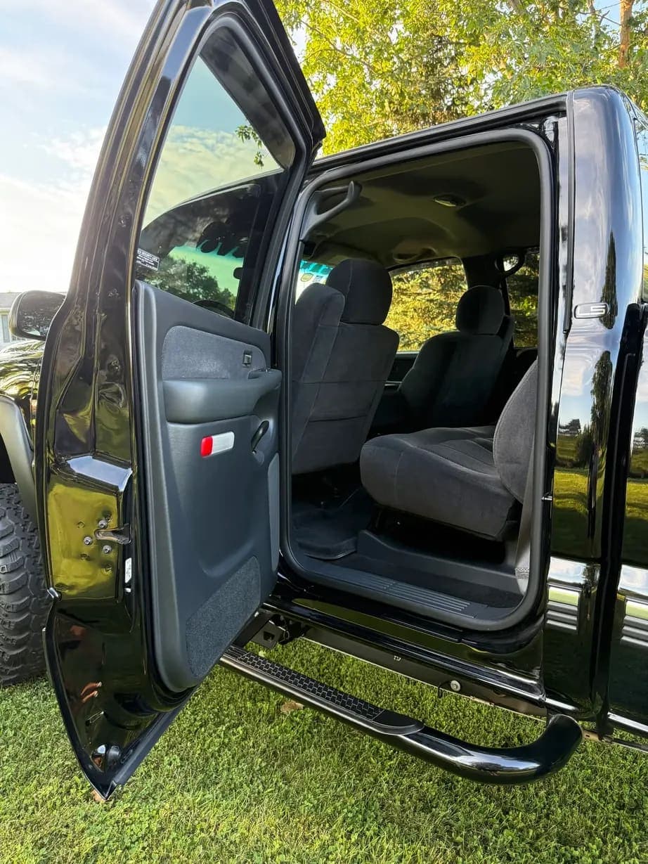2002 Chevrolet Silverado 2500HD LS, view